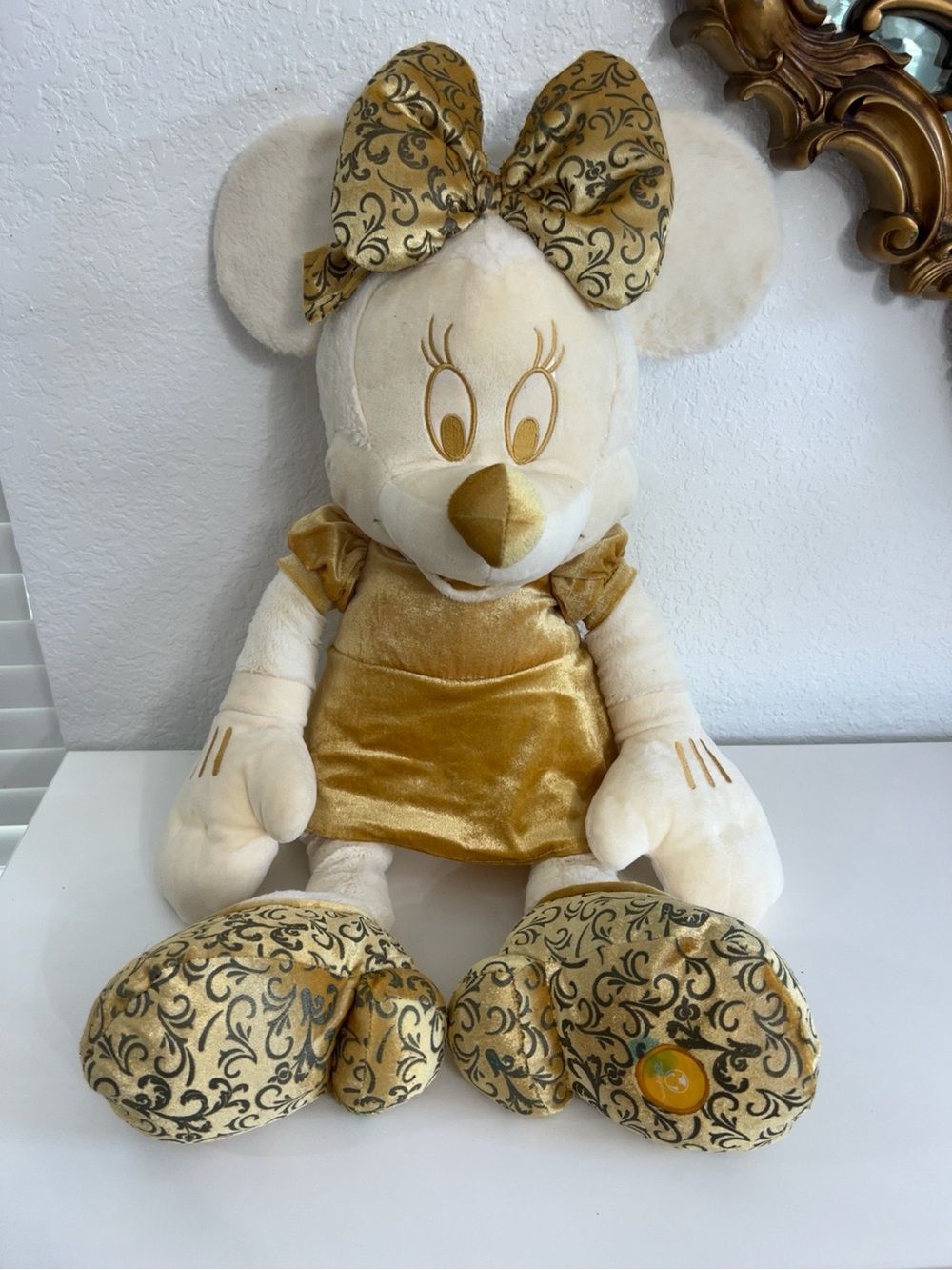 Disney Store Minnie Mouse 18” Gold Velvet Dress Plush